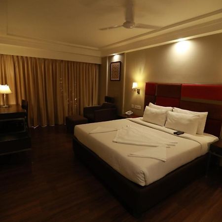 Hotel-S-Park Khammam Extérieur photo