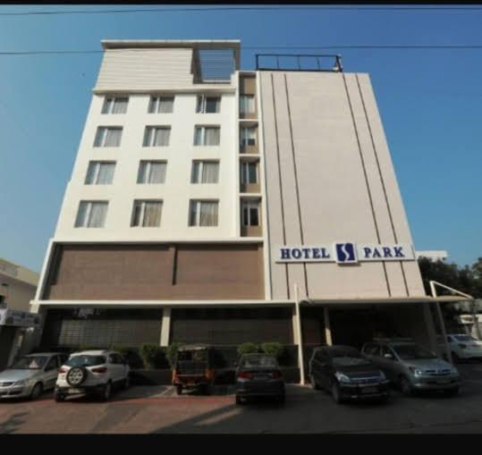 Hotel-S-Park Khammam Extérieur photo